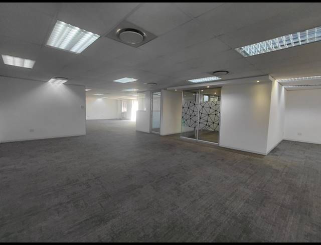 2,414M² OFFICE TO LET IN BRYANSTON